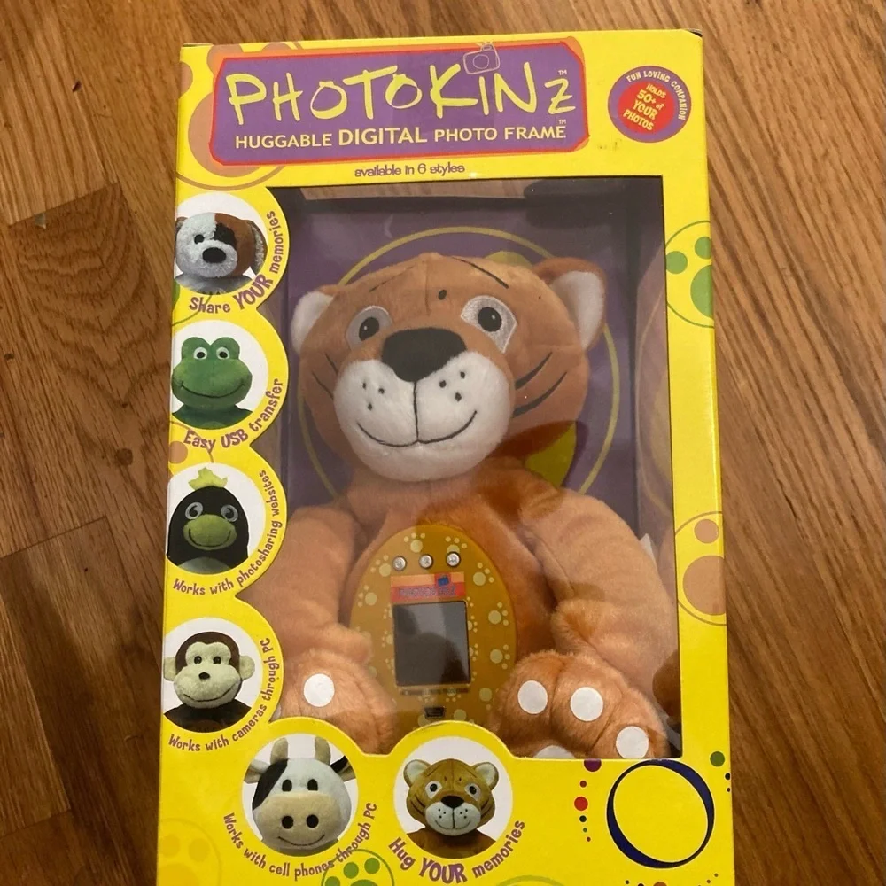 Huggable Digital Photo Frame - Rocket the Tiger